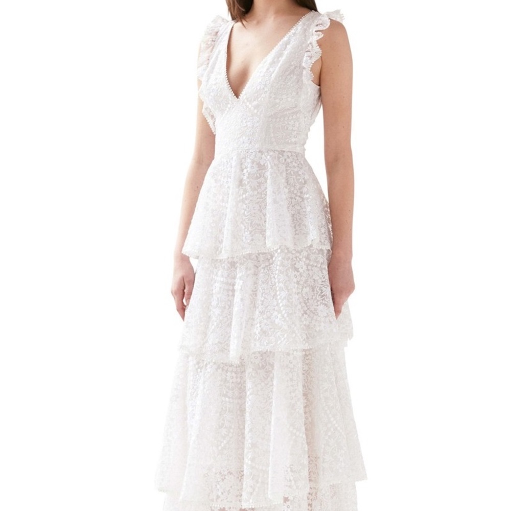 Monique Lhuillier white tiered lace gown